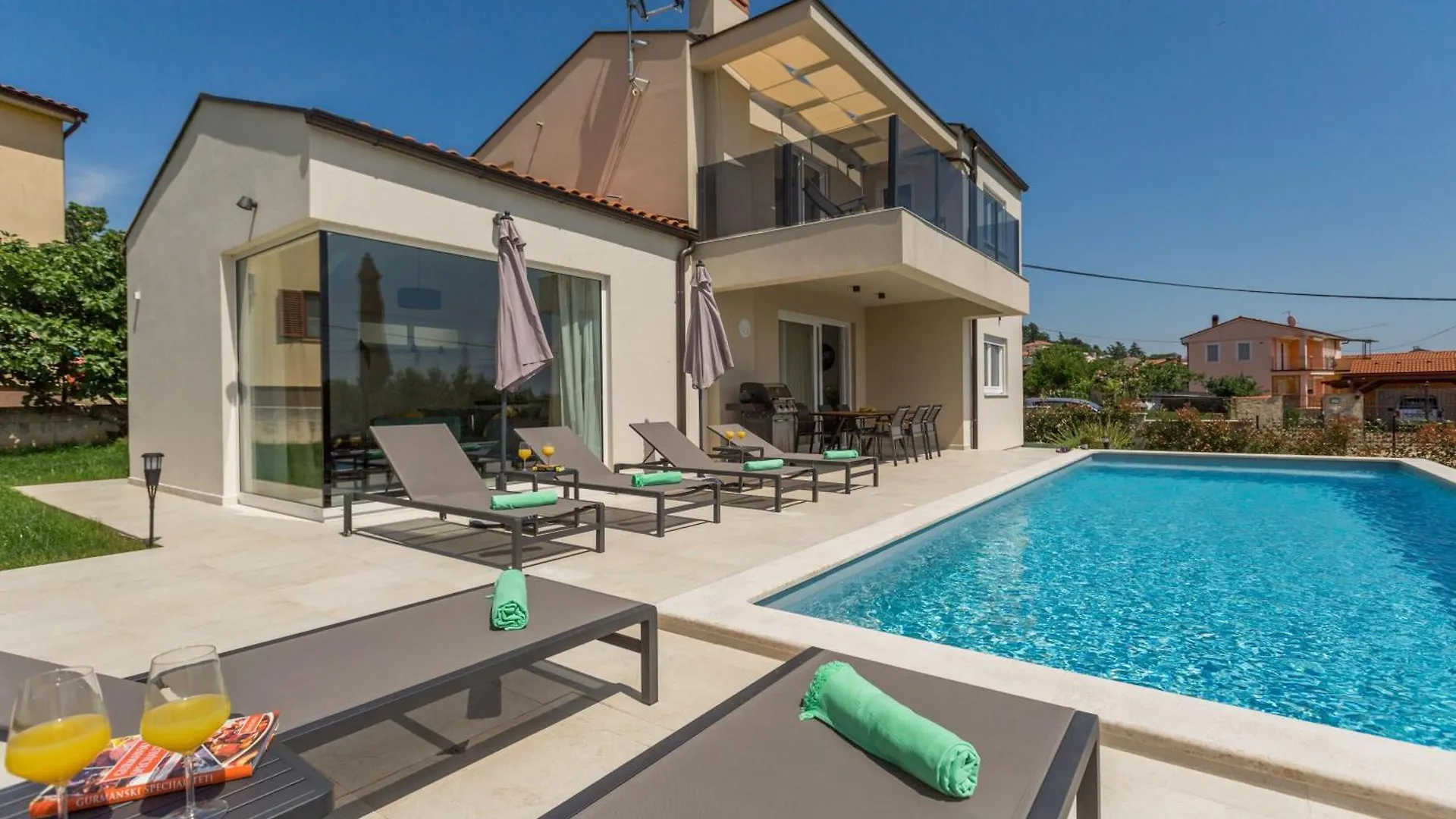 Moderne Villa Bella N Mit Panoramameerblick Visnjan