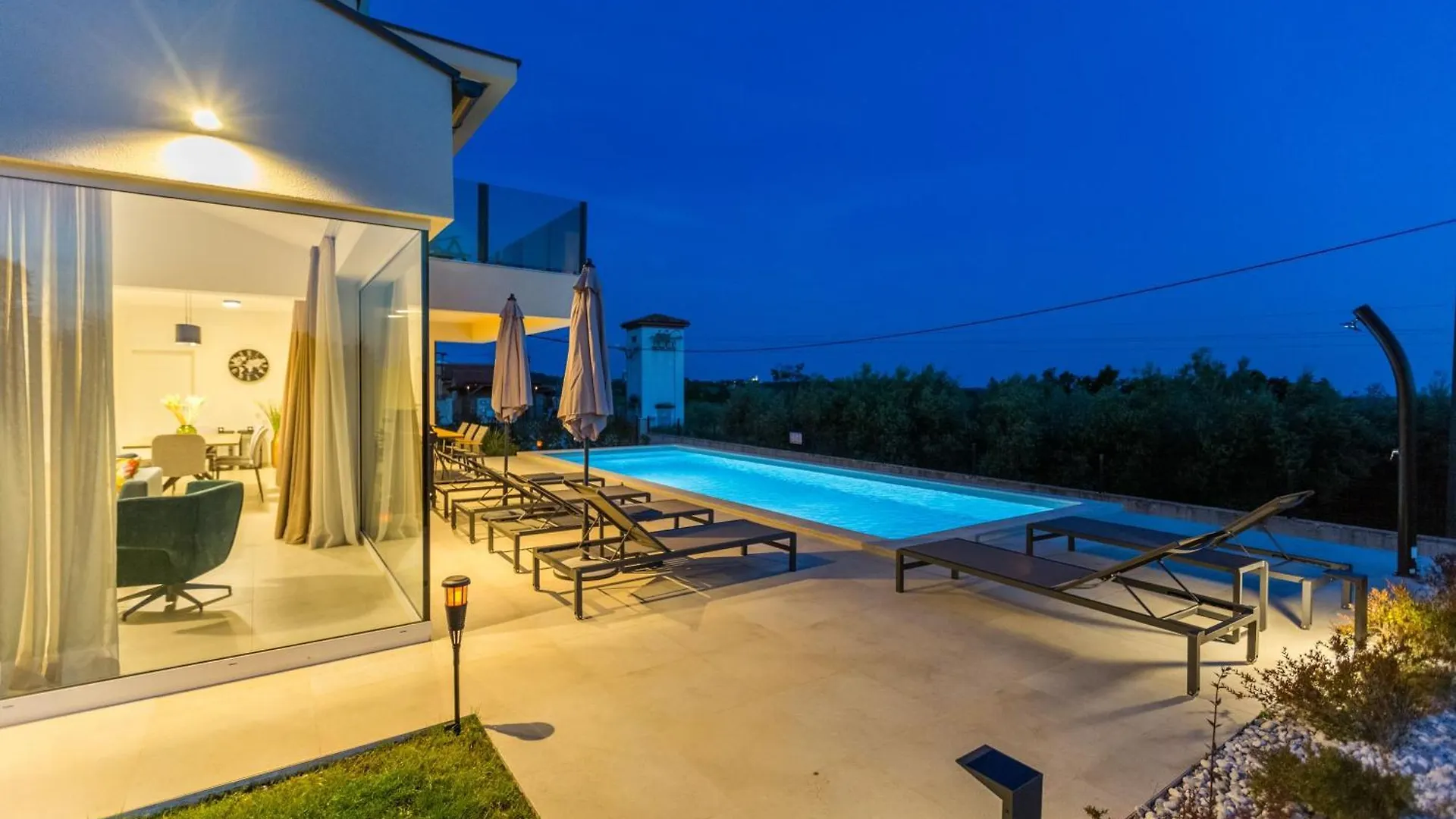 Moderne Villa Bella N Mit Panoramameerblick Visnjan
