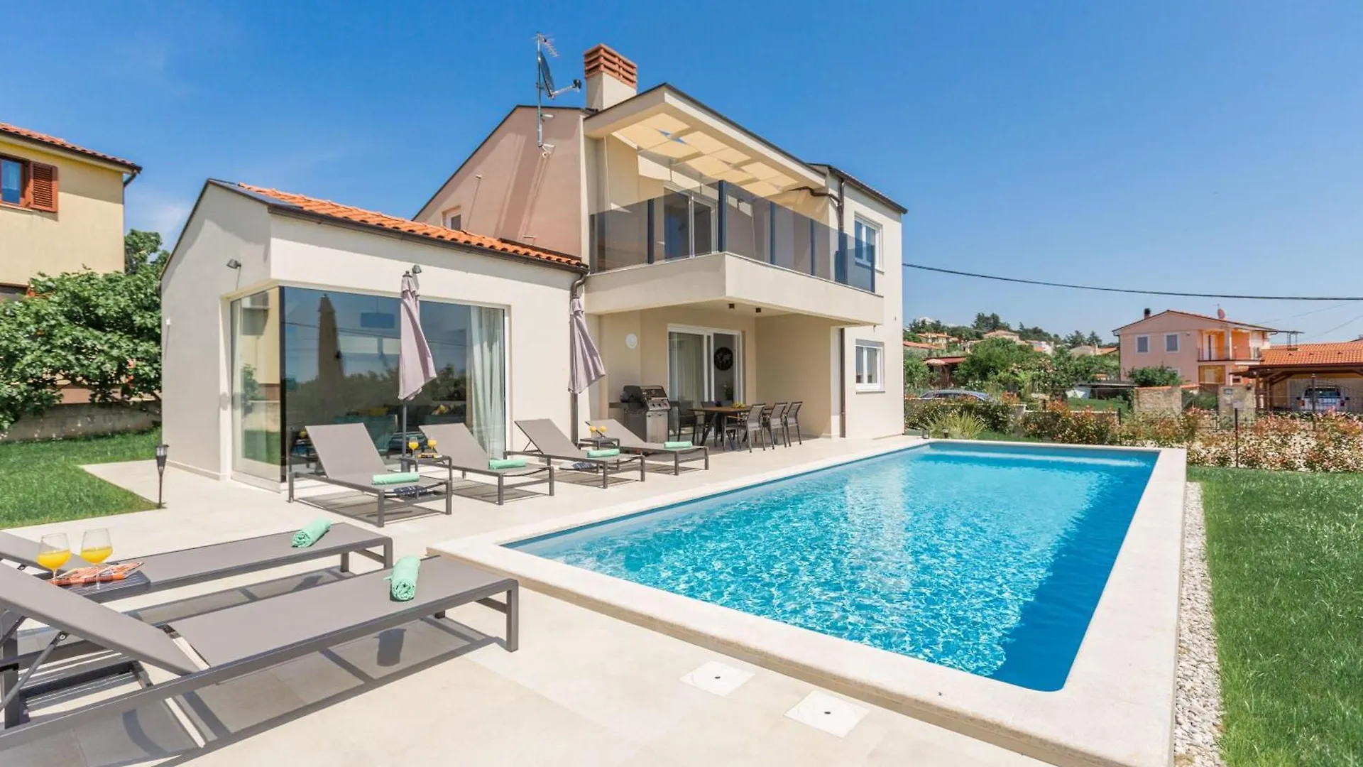 Moderne Villa Bella N Mit Panoramameerblick Visnjan Holiday home